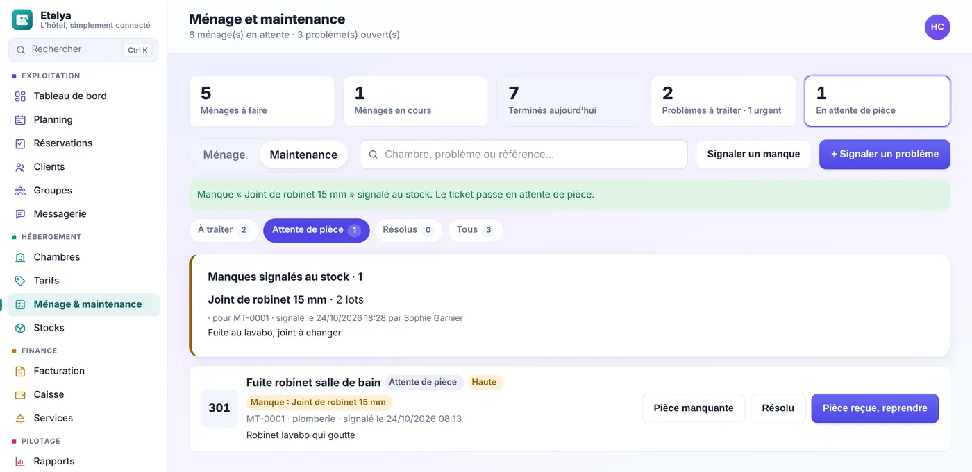 Onglet Maintenance d’Etelya : encart Manques signalés au stock et problème passé en attente de pièce, avec la mention du consommable manquant