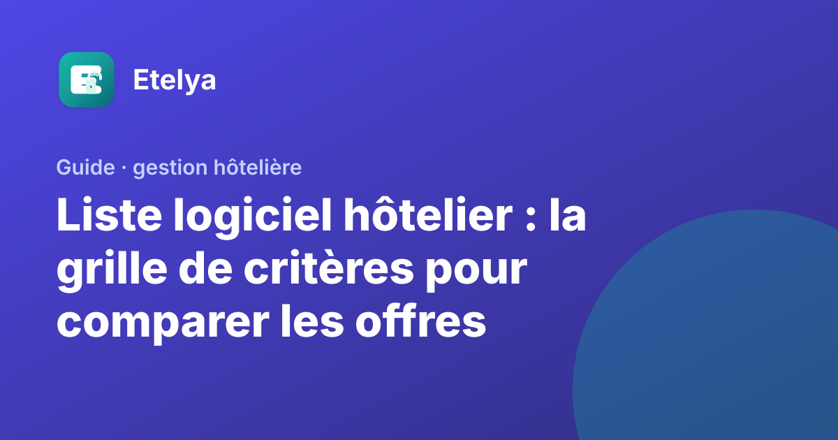 Hôtelier comparant plusieurs offres de logiciels de gestion sur un ordinateur portable à la réception