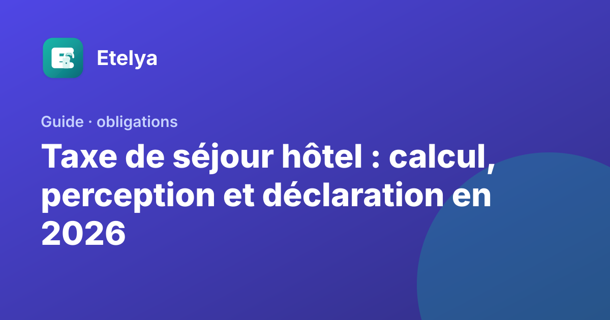 Réceptionniste remettant une facture à un client au départ de l'hôtel